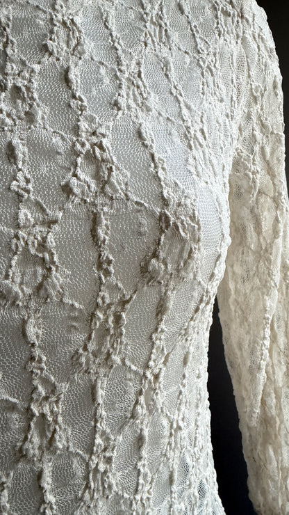 Top en dentelle col montant