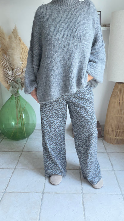 Jeans large leopard gris