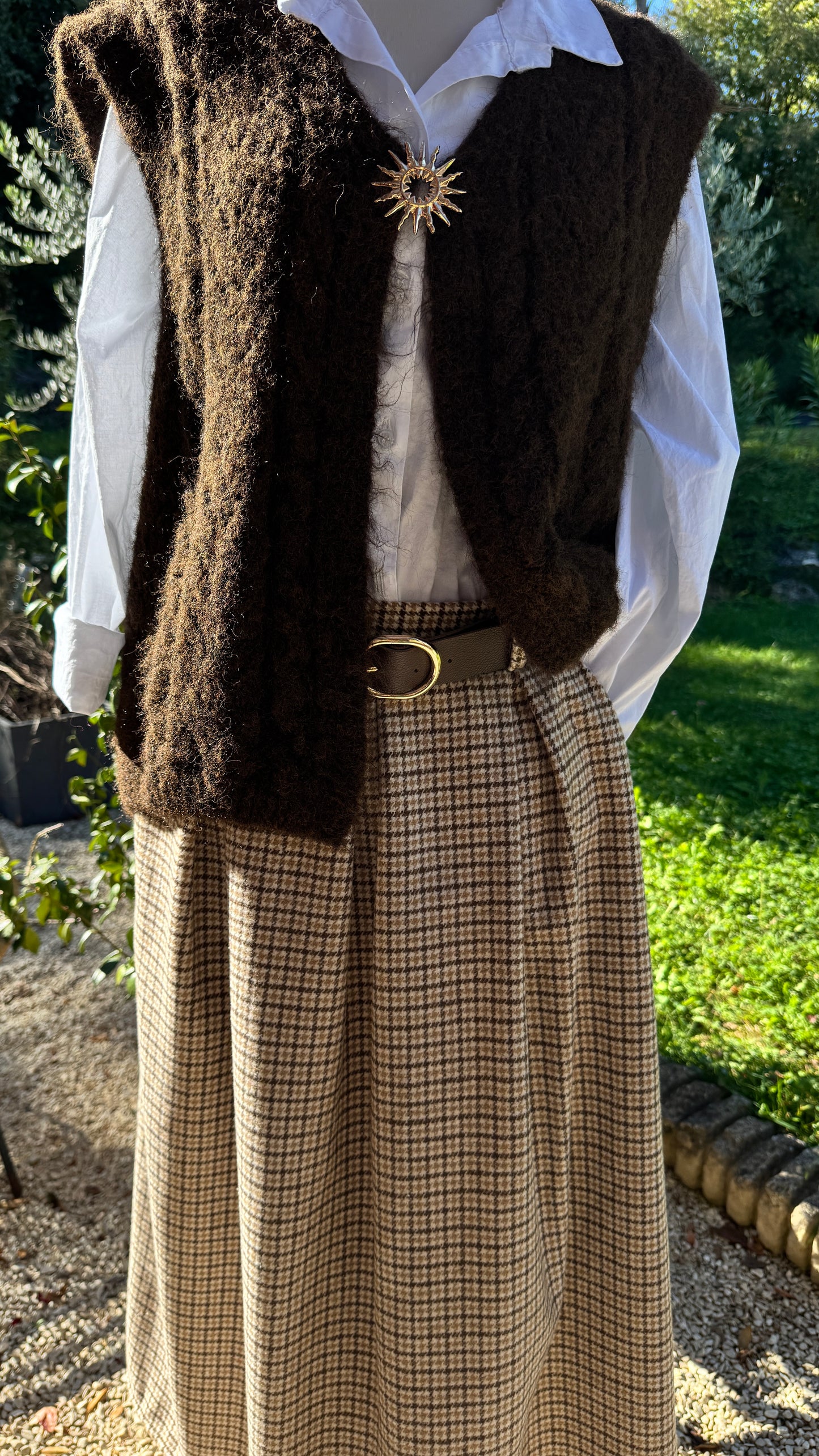 Gilet sans manche / broche soleil