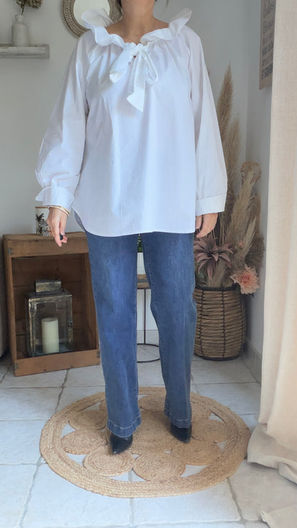 Blouse à col volanté