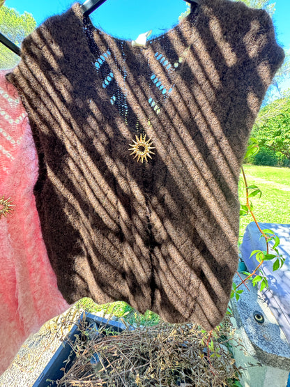 Gilet sans manche / broche soleil