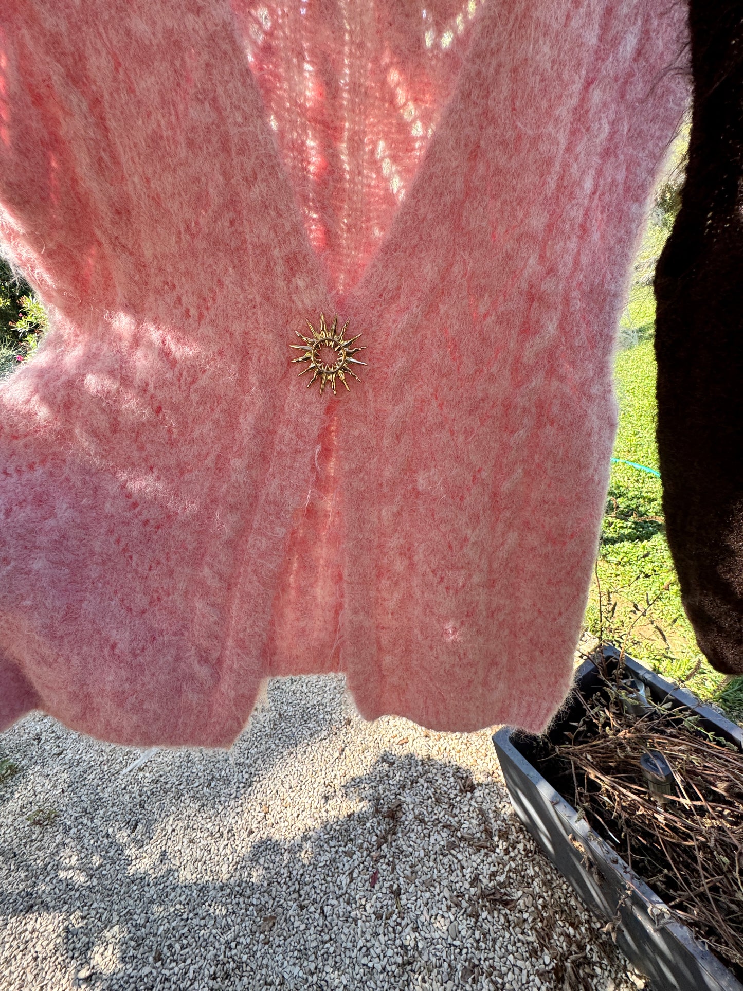 Gilet sans manche / broche soleil